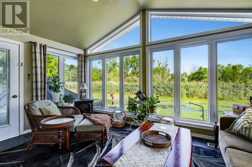 1164 Heritage Road, Kingsville, ON - Indoor Photo Showing Living Room