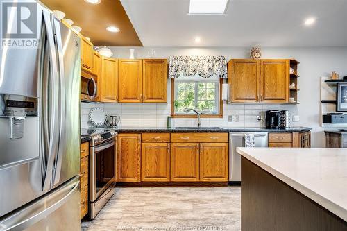 1164 Heritage Road, Kingsville, ON - Indoor Photo Showing Kitchen