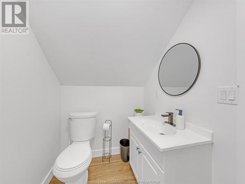 125 Queens Avenue, Leamington, ON - Indoor Photo Showing Bathroom