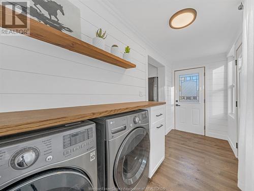 125 Queens Avenue, Leamington, ON - Indoor Photo Showing Laundry Room