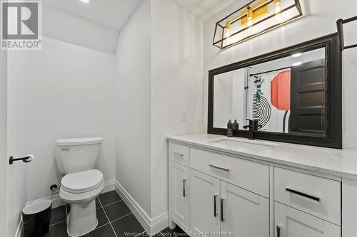 1643 Askin, Windsor, ON - Indoor Photo Showing Bathroom