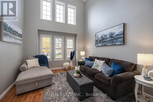 1384 Lyncroft Crescent, Oshawa (Taunton), ON - Indoor Photo Showing Living Room