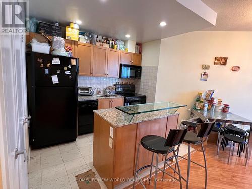 3503 - 8 York Street, Toronto, ON - Indoor Photo Showing Kitchen