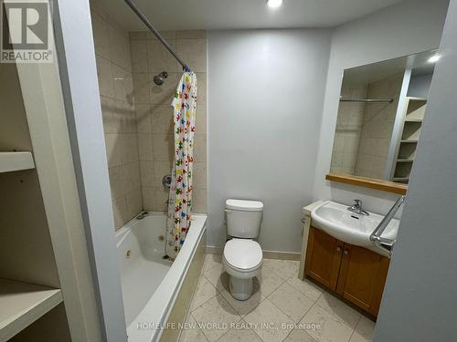 3503 - 8 York Street, Toronto, ON - Indoor Photo Showing Bathroom