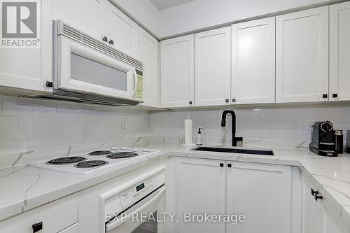 304 - 311 Richmond Street E, Toronto, ON - Indoor Photo Showing Kitchen