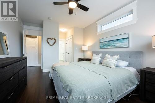 1 Sunrise Lane, Lambton Shores (Grand Bend), ON - Indoor Photo Showing Bedroom