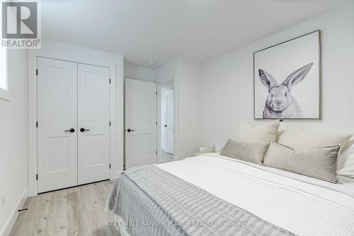 2684 Heardcreek Trail, London, ON - Indoor Photo Showing Bedroom