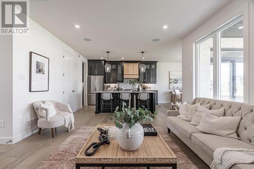 2684 Heardcreek Trail, London, ON - Indoor Photo Showing Living Room