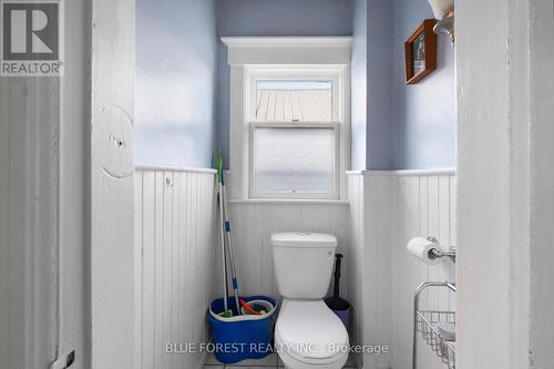 37 John Street, St. Thomas, ON - Indoor Photo Showing Bathroom