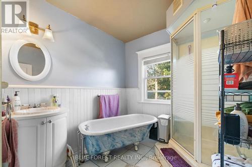 37 John Street, St. Thomas, ON - Indoor Photo Showing Bathroom