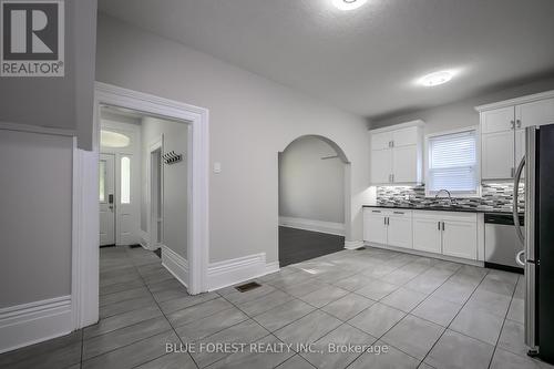 175 Sydenham Street, London, ON - Indoor Photo Showing Kitchen