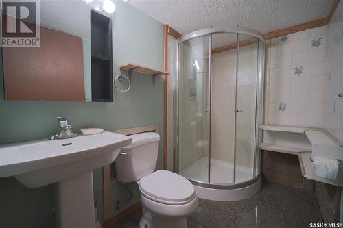 416 J Avenue S, Saskatoon, SK - Indoor Photo Showing Bathroom