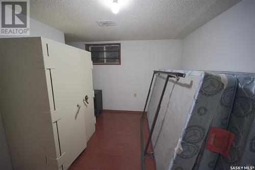 416 J Avenue S, Saskatoon, SK - Indoor