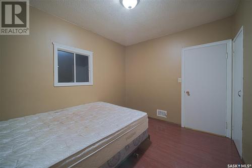 416 J Avenue S, Saskatoon, SK - Indoor Photo Showing Bedroom