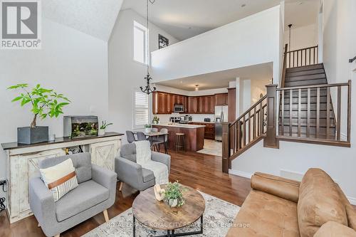 30 Geddes Crescent, Guelph, ON - Indoor Photo Showing Living Room