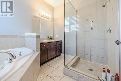 30 Geddes Crescent, Guelph, ON - Indoor Photo Showing Bathroom