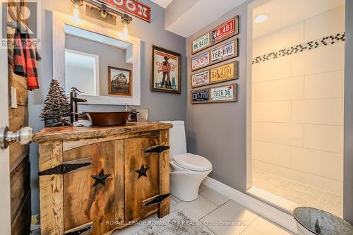 30 Geddes Crescent, Guelph, ON - Indoor Photo Showing Bathroom