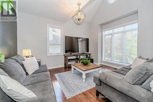 30 Geddes Crescent, Guelph, ON - Indoor Photo Showing Living Room