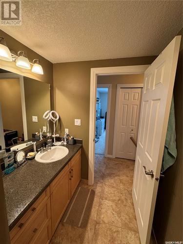 1 15 Coventry Road, Regina, SK - Indoor Photo Showing Bathroom