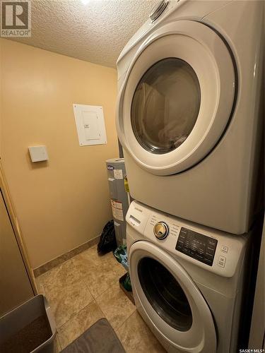 1 15 Coventry Road, Regina, SK - Indoor Photo Showing Laundry Room