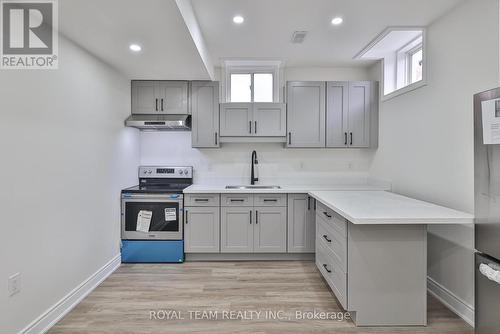 Lower - 32 Carness Crescent, Georgina, ON - Indoor Photo Showing Kitchen