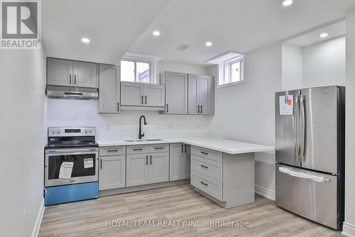 Lower - 32 Carness Crescent, Georgina, ON - Indoor Photo Showing Kitchen