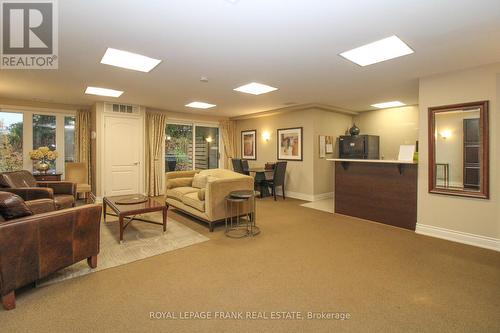 110 - 869 Clonsilla Avenue, Peterborough (Monaghan), ON - Indoor Photo Showing Living Room