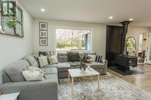 3054 East Street|Hilton Beach Township, St. Joseph Island, ON - Indoor Photo Showing Living Room