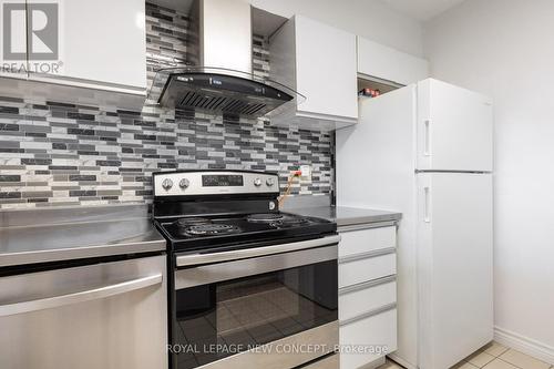 1901 - 234 Albion Road, Toronto, ON - Indoor Photo Showing Kitchen