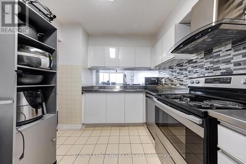 1901 - 234 Albion Road, Toronto, ON - Indoor Photo Showing Kitchen