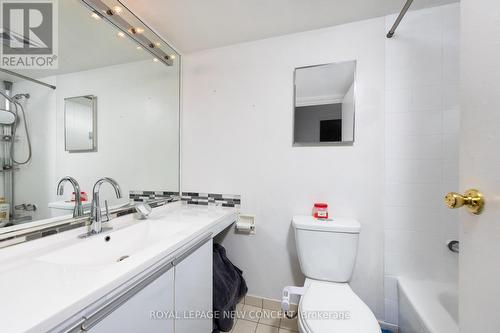 1901 - 234 Albion Road, Toronto, ON - Indoor Photo Showing Bathroom