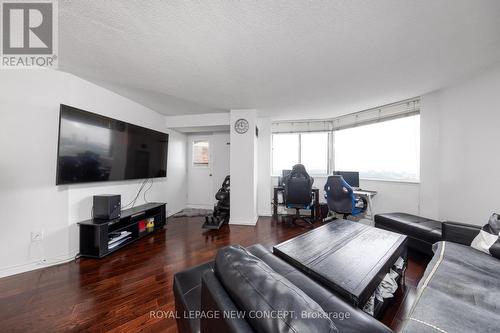 1901 - 234 Albion Road, Toronto, ON - Indoor Photo Showing Living Room