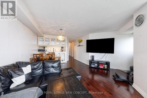 1901 - 234 Albion Road, Toronto, ON - Indoor Photo Showing Living Room