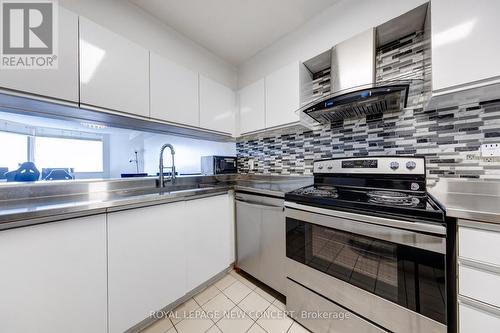 1901 - 234 Albion Road, Toronto, ON - Indoor Photo Showing Kitchen