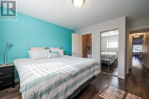 2597 Glenview Avenue, Kamloops, BC - Indoor Photo Showing Bedroom