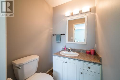 2597 Glenview Avenue, Kamloops, BC - Indoor Photo Showing Bathroom