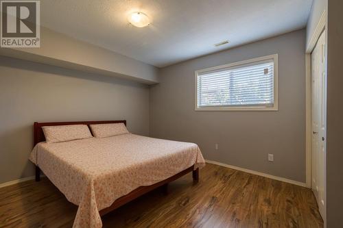 2597 Glenview Avenue, Kamloops, BC - Indoor Photo Showing Bedroom