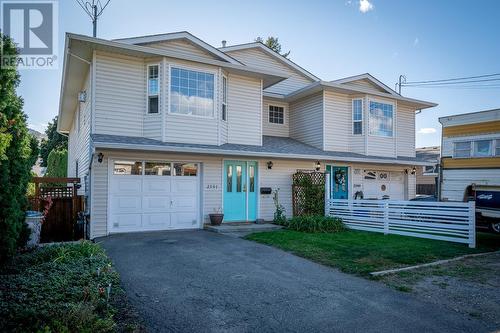 2597 Glenview Avenue, Kamloops, BC - Outdoor With Facade