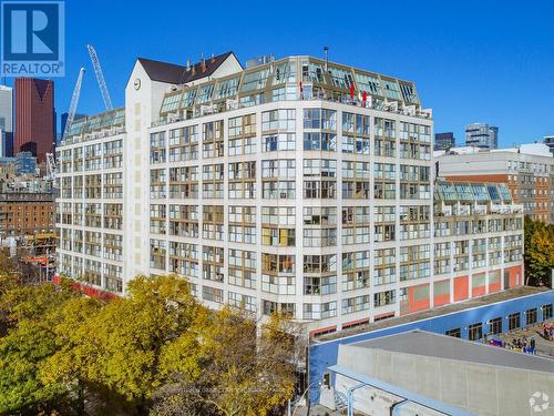 623 - 222 The Esplanade, Toronto, ON - Outdoor With Facade