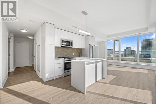 Ph01 - 25 Montgomery Avenue, Toronto, ON - Indoor Photo Showing Kitchen