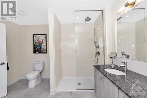 14 Holmwood Avenue, Ottawa, ON - Indoor Photo Showing Bathroom