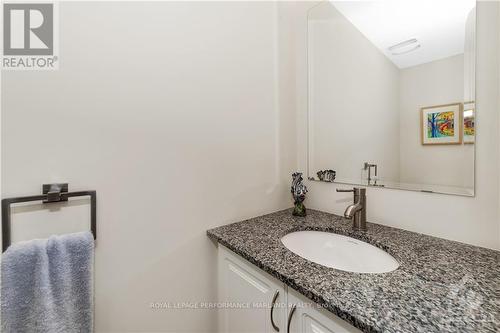 14 Holmwood Avenue, Ottawa, ON - Indoor Photo Showing Bathroom