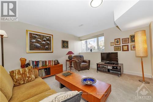 14 Holmwood Avenue, Ottawa, ON - Indoor Photo Showing Living Room