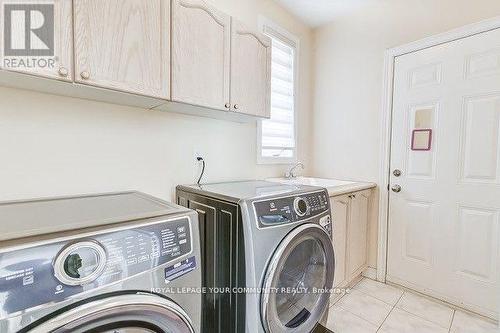 2378 North Ridge Trail, Oakville, ON - Indoor Photo Showing Laundry Room