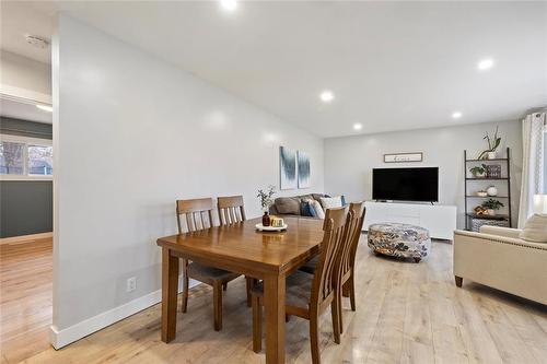 457 Woodlands Crescent, Winnipeg, MB - Indoor Photo Showing Dining Room