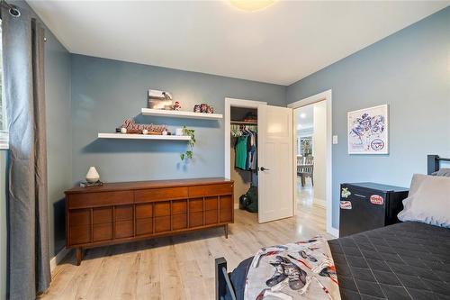 457 Woodlands Crescent, Winnipeg, MB - Indoor Photo Showing Bedroom