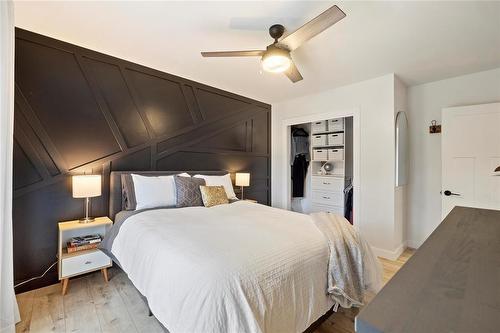 457 Woodlands Crescent, Winnipeg, MB - Indoor Photo Showing Bedroom