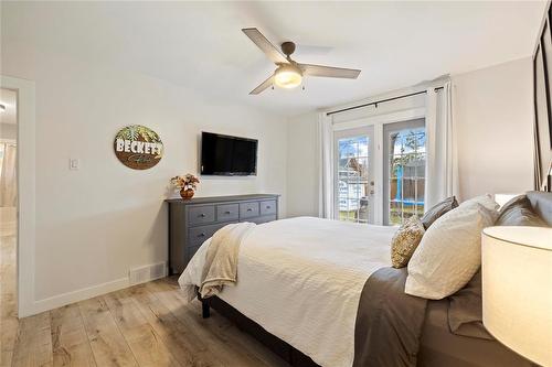 457 Woodlands Crescent, Winnipeg, MB - Indoor Photo Showing Bedroom