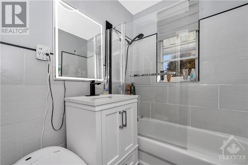 56 Harrold Place, Ottawa, ON - Indoor Photo Showing Bathroom