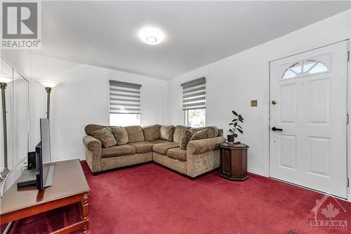 56 Harrold Place, Ottawa, ON - Indoor Photo Showing Living Room